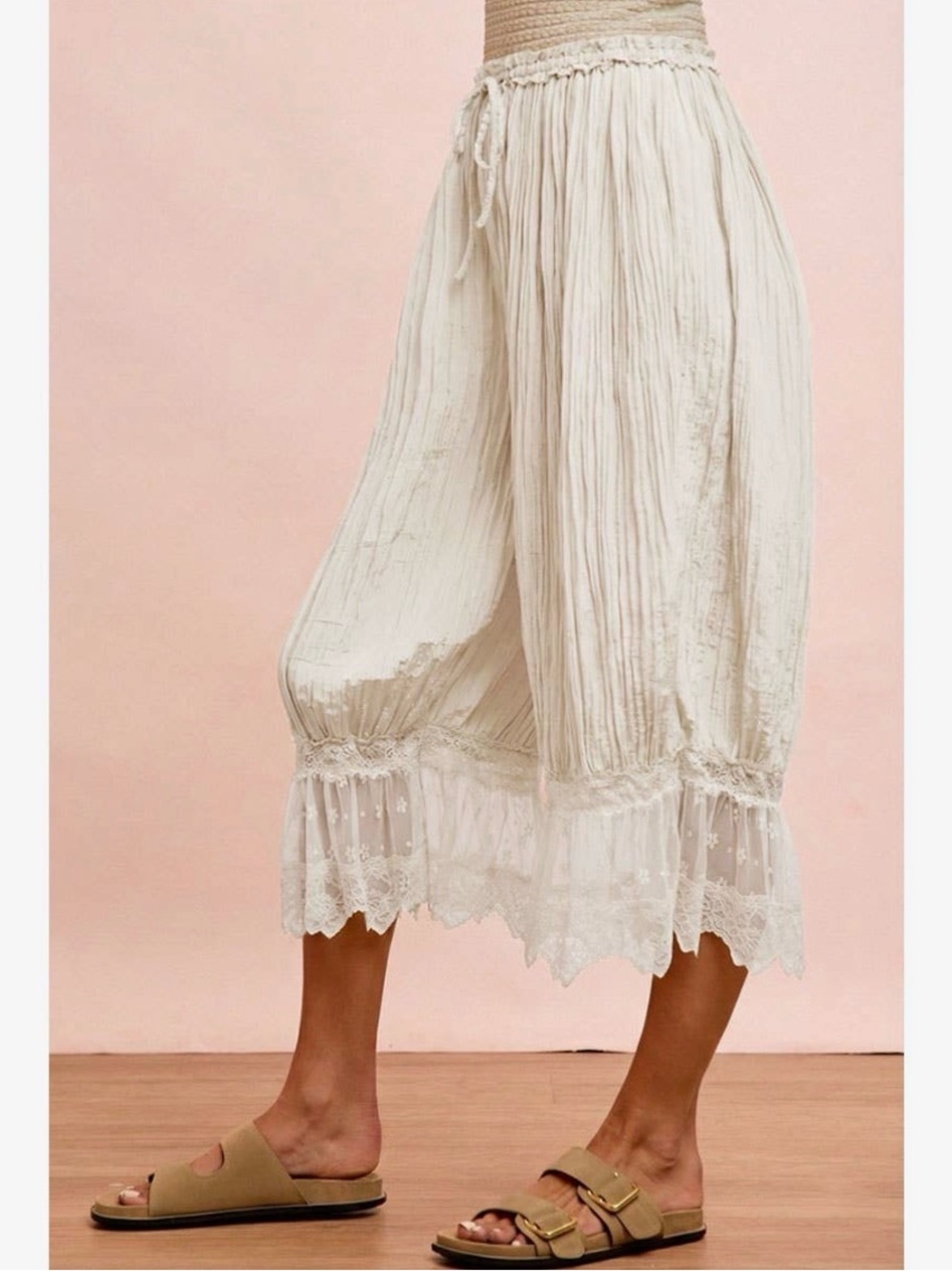 BiBi Women's White Lace-Trim Gauze Cropped Bloomer Pants